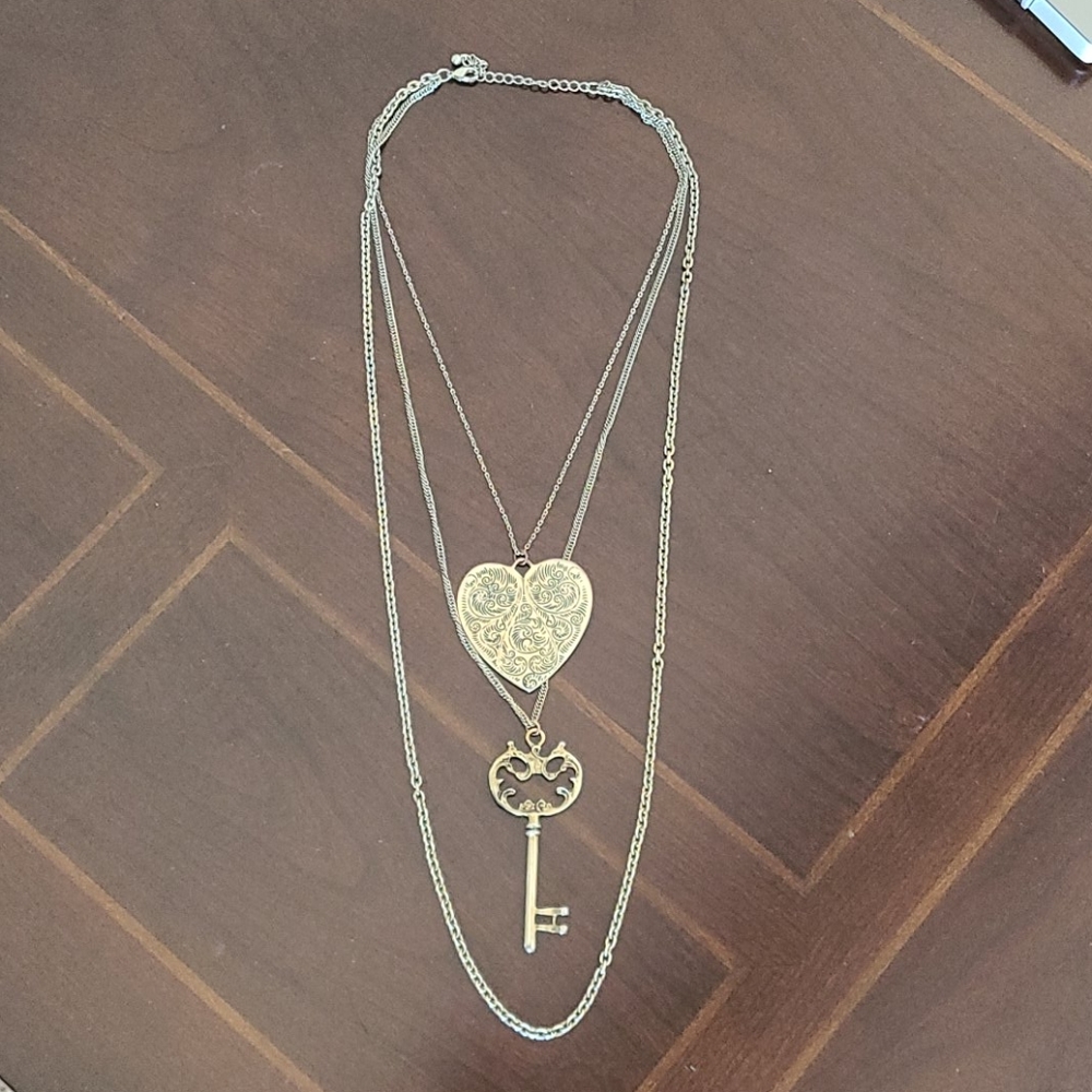 18" heart and key necklace